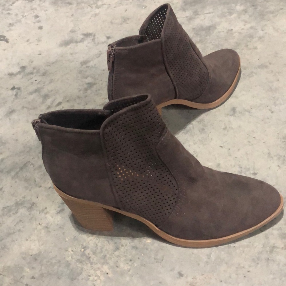 NWOT Jiffy Dolce Vita ankle boot